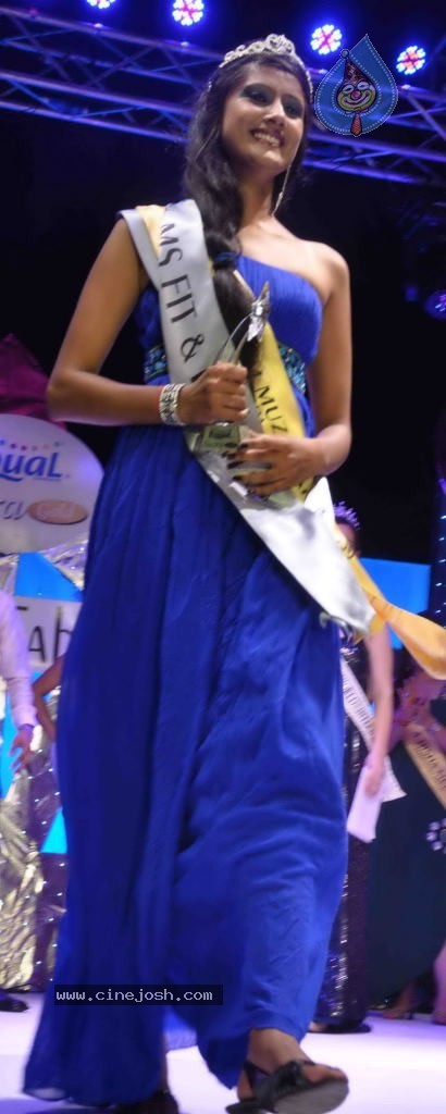 Golds Gym Miss Fit n Fab Contest - 27 / 47 photos