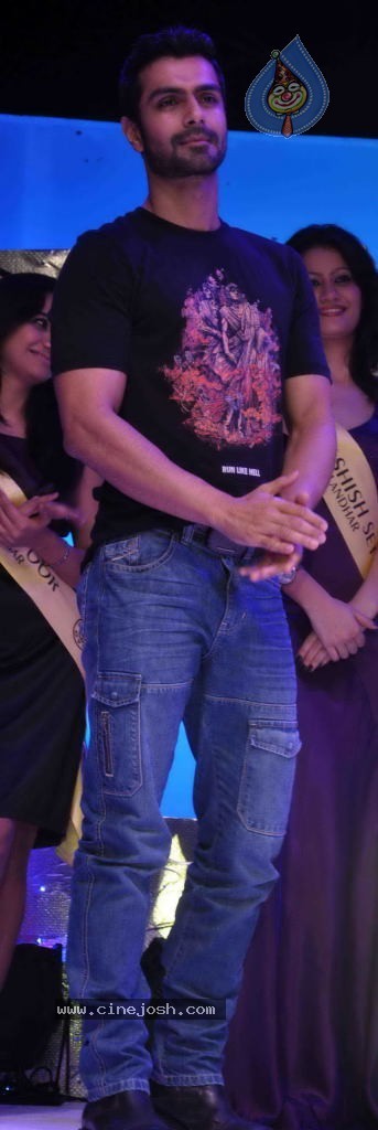 Golds Gym Miss Fit n Fab Contest - 41 / 47 photos