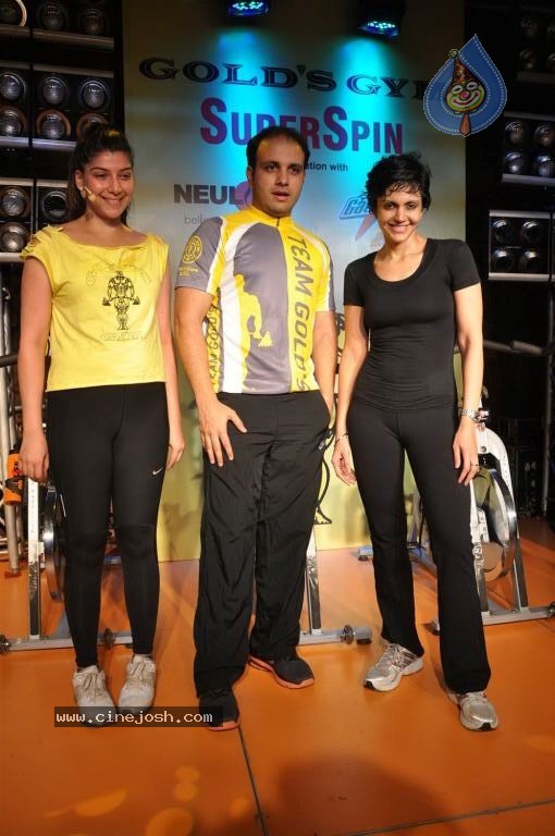Golds Gym Super Spin Cycling Event - 12 / 45 photos