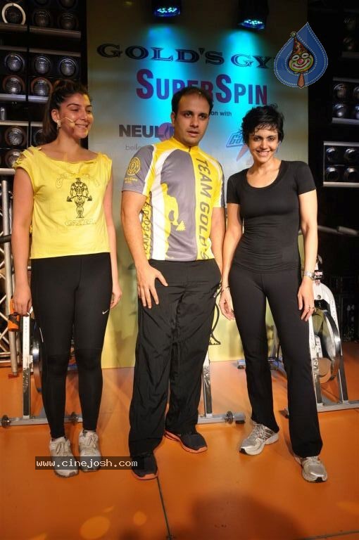 Golds Gym Super Spin Cycling Event - 17 / 45 photos