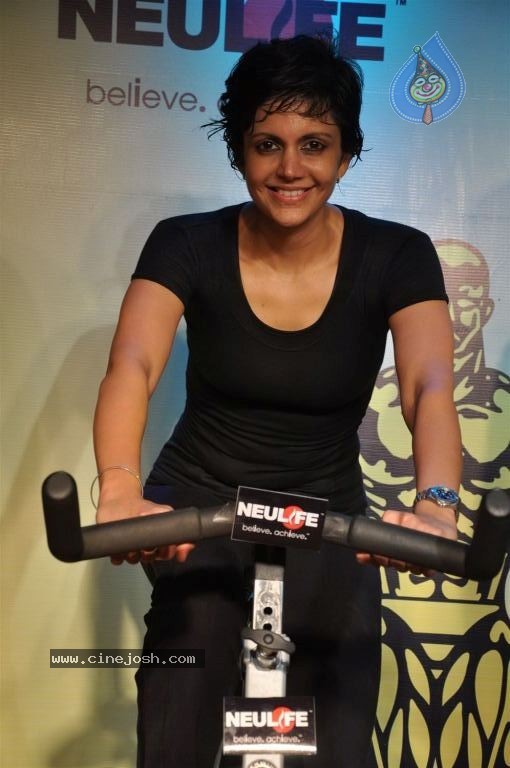 Golds Gym Super Spin Cycling Event - 26 / 45 photos
