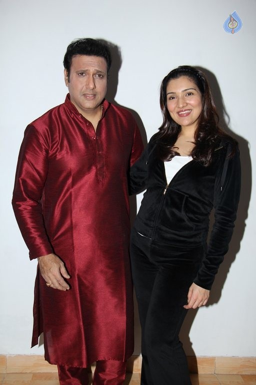 Govinda Snapped with Daughter Tina Ahuja - 4 / 18 photos