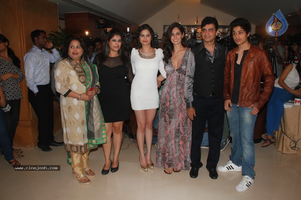 Grand Masti Success Party - 26 / 53 photos