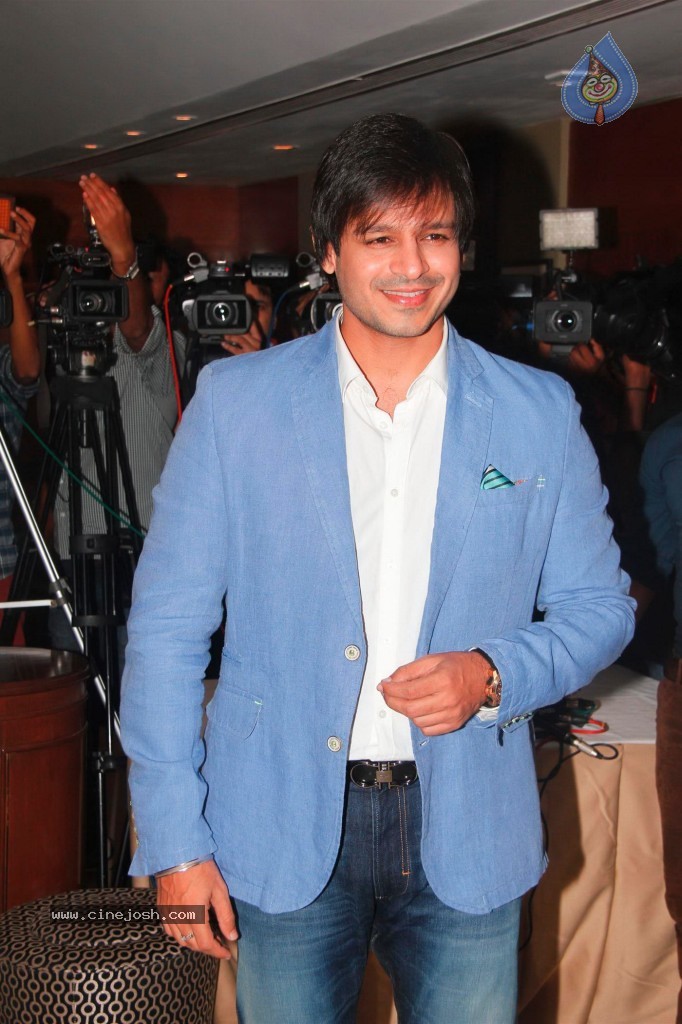 Grand Masti Success Party - 32 / 53 photos