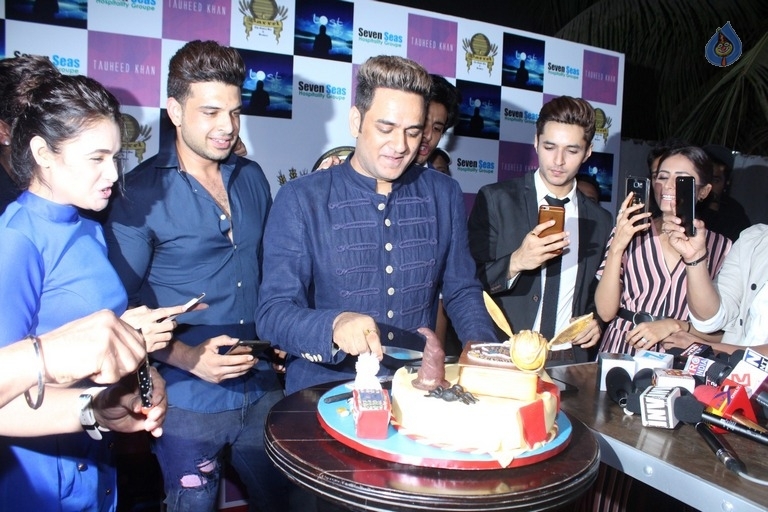 Producer Vikas Gupta Birthday Bash - 18 / 63 photos
