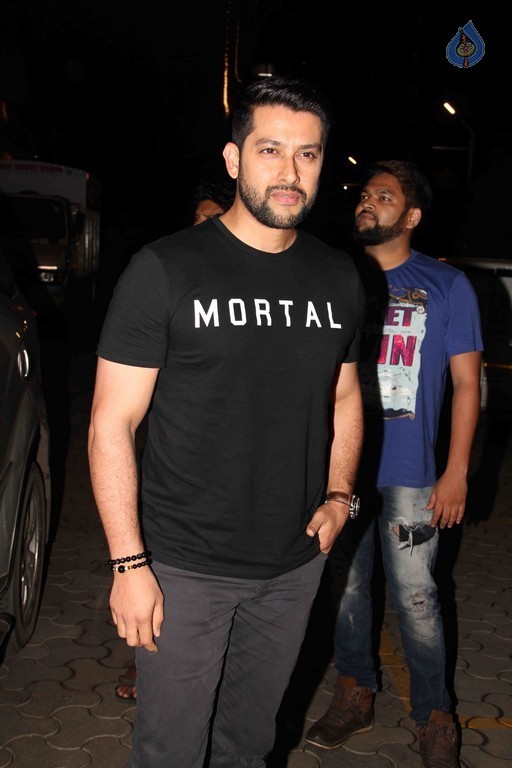 Great Grand Masti Team Meet Photos - 20 / 25 photos