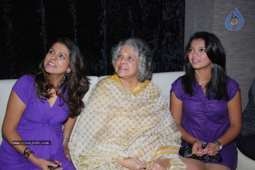 Gutar Gu 100 Episodes Celebration - 34 / 46 photos