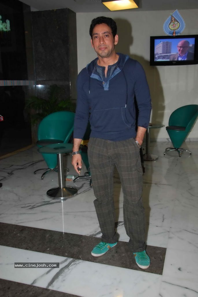 Gutar Gu 100 Episodes Celebration - 41 / 46 photos