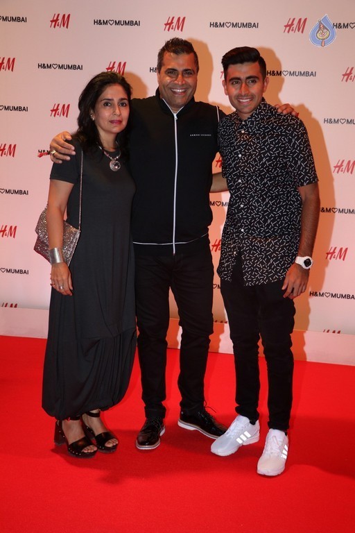 H and M Mumbai 1st Store Launch Party - 13 / 63 photos