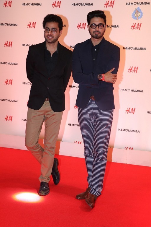 H and M Mumbai 1st Store Launch Party - 21 / 63 photos
