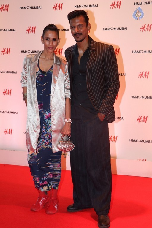 H and M Mumbai 1st Store Launch Party - 43 / 63 photos