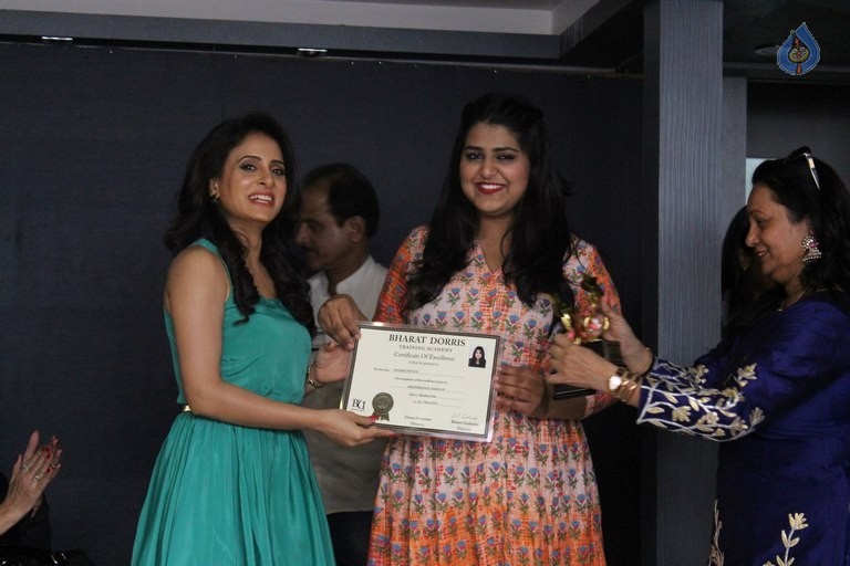 Hair and Makeup Fiesta By Bharat and Dorris - 16 / 84 photos