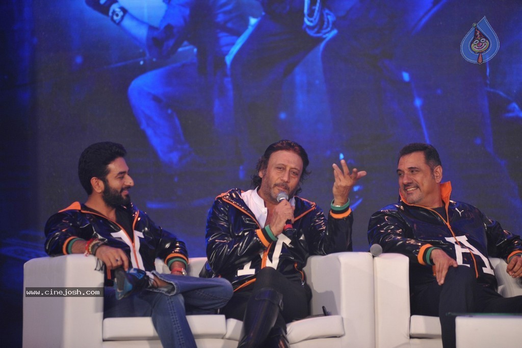 Happy New Year Trailer Launch - 17 / 60 photos