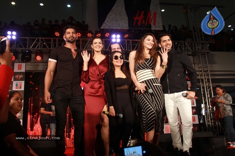 Hate Story 4 Music Concert At R City Mall - 7 / 30 photos
