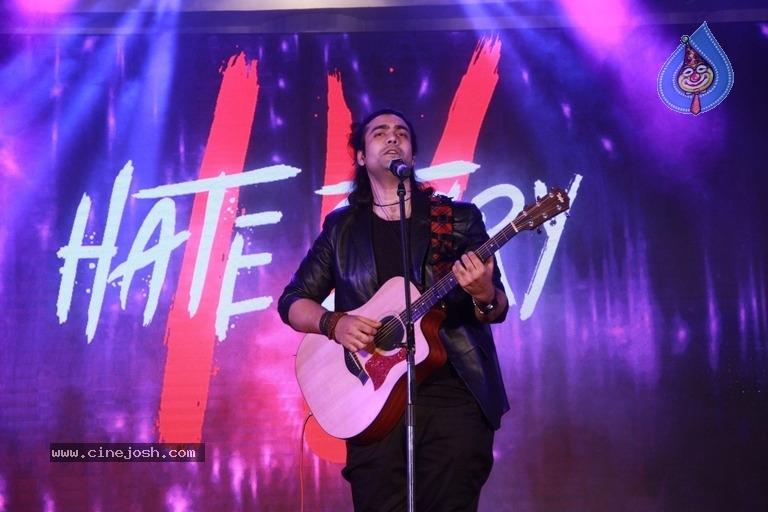 Hate Story 4 Music Concert At R City Mall - 27 / 30 photos