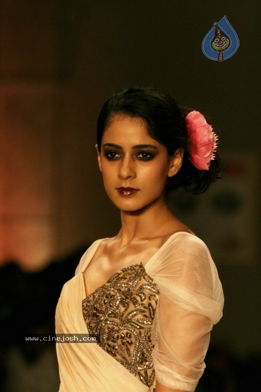 HDIL India Couture Week Day 3 - 19 / 48 photos