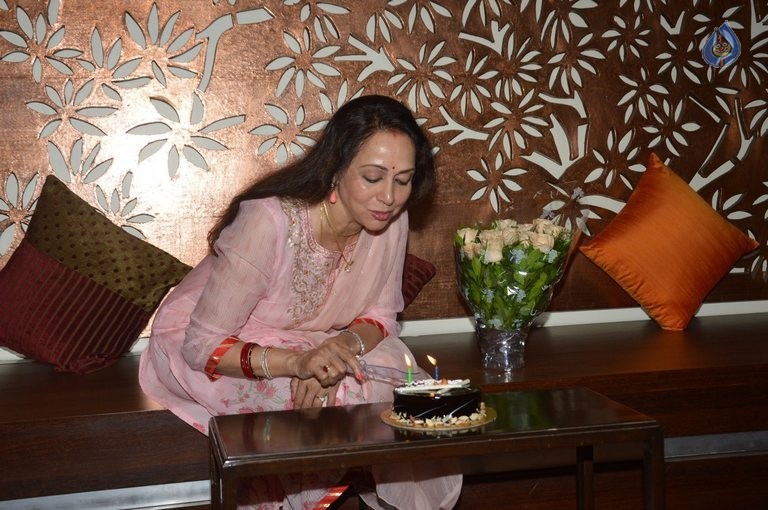 Hema Malini Birthday Celebration  - 4 / 21 photos
