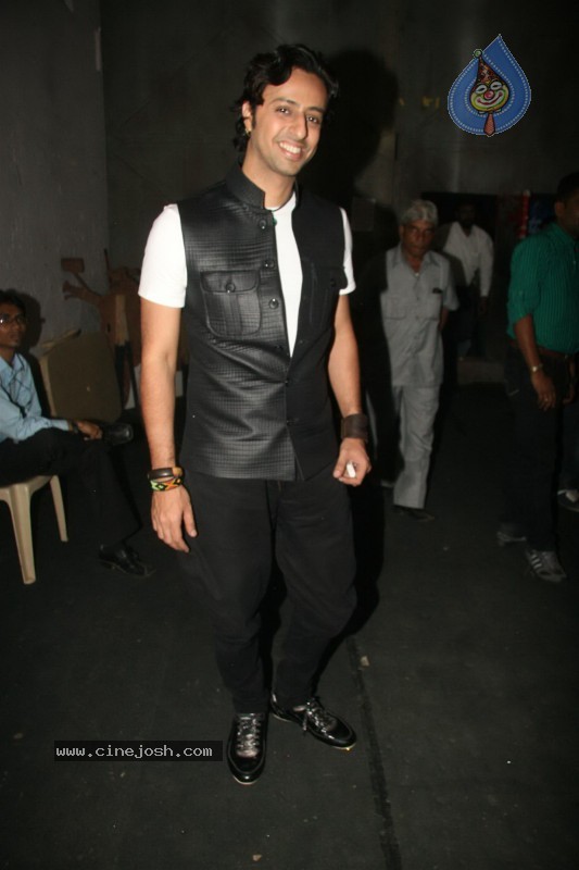 Hema Malini on Indian Idol - 46 / 47 photos