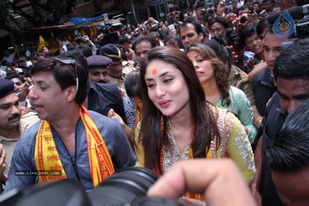 Kareena Heroine Music Launch at Siddhivinayak Temple - 18 / 45 photos