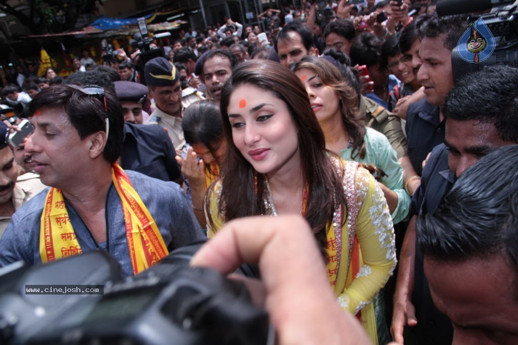 Kareena Heroine Music Launch at Siddhivinayak Temple - 37 / 45 photos