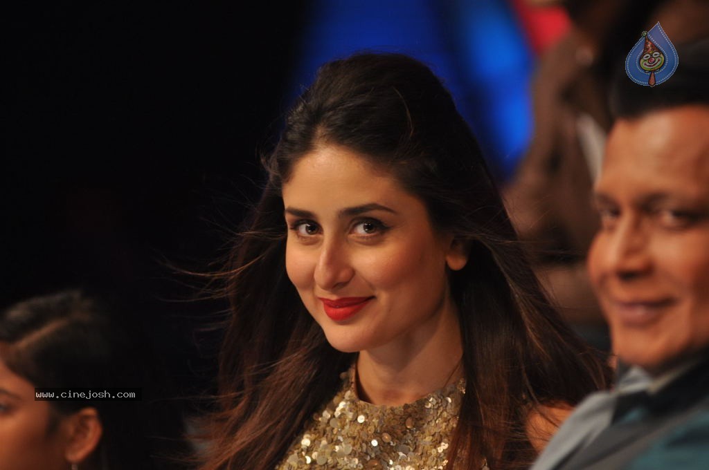 Heroine Promotion at Dance India Dance Sets - 13 / 44 photos