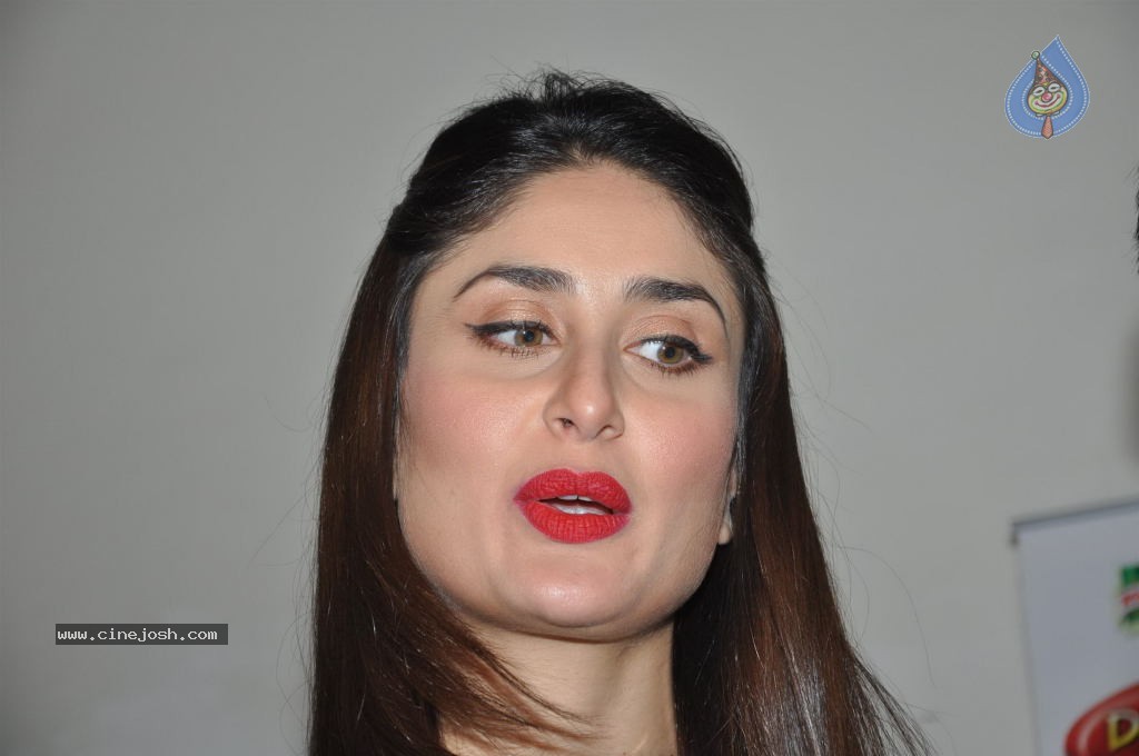 Heroine Promotion at Dance India Dance Sets - 22 / 44 photos