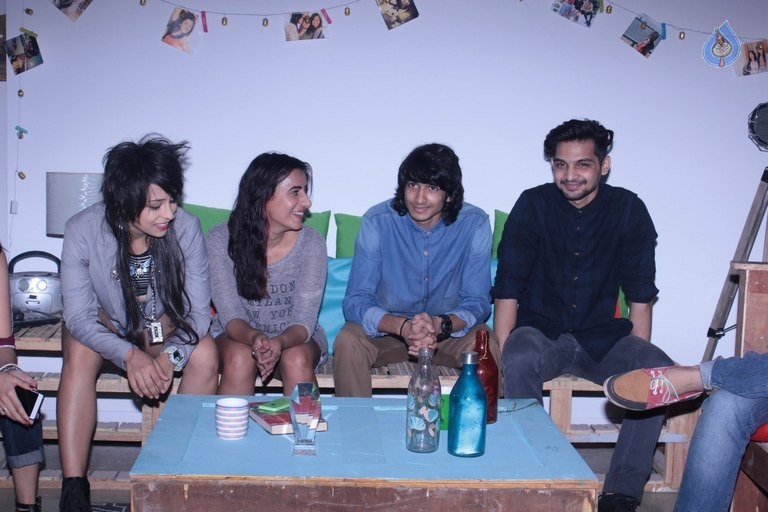 Himalaya Neem Face Wash Present Mtv Girls On Top - 12 / 38 photos