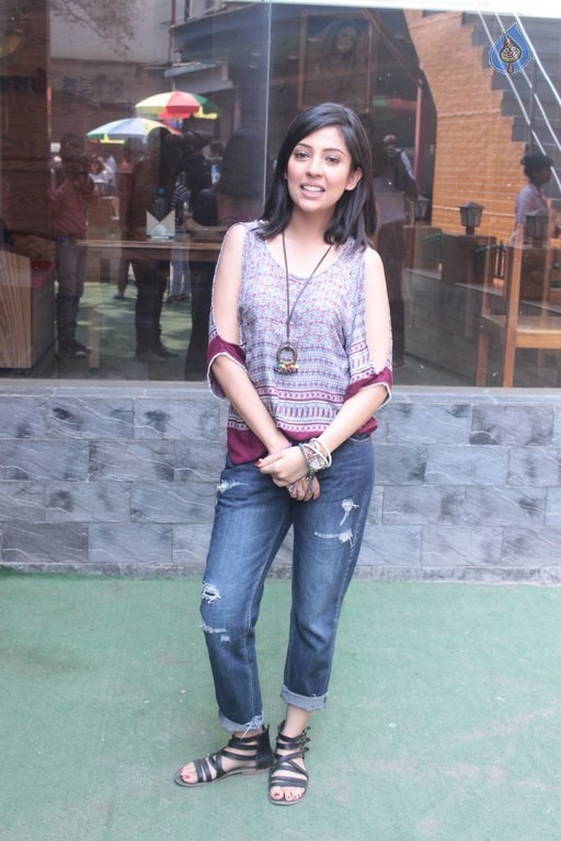 Himalaya Neem Face Wash Present Mtv Girls On Top - 16 / 38 photos