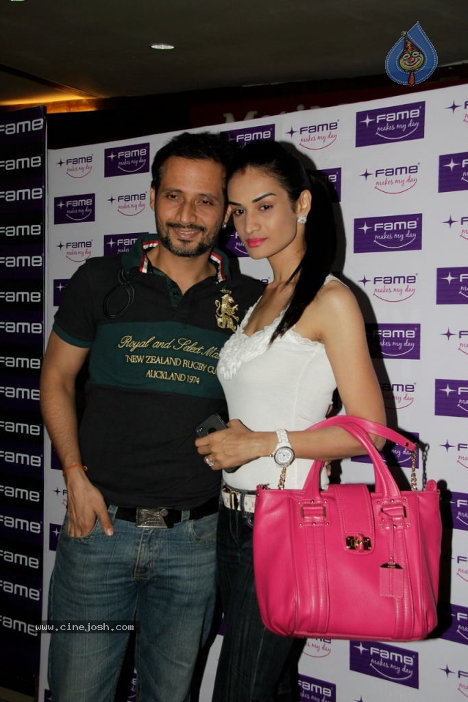 Hollywood film A GOOD DAY TO DIE HARD Premiere - 3 / 19 photos