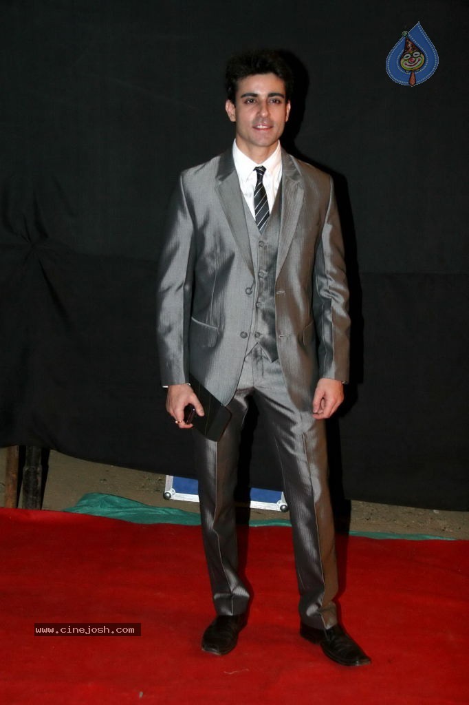 Hot Bolly Celebs at Colors Golden Petal Awards - 33 / 125 photos