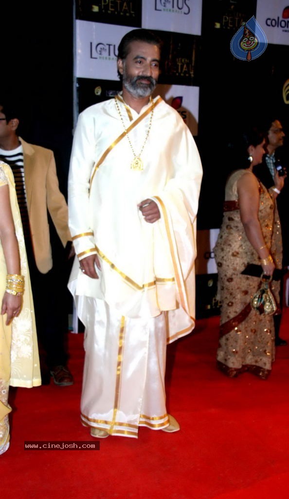 Hot Bolly Celebs at Colors Golden Petal Awards - 44 / 125 photos