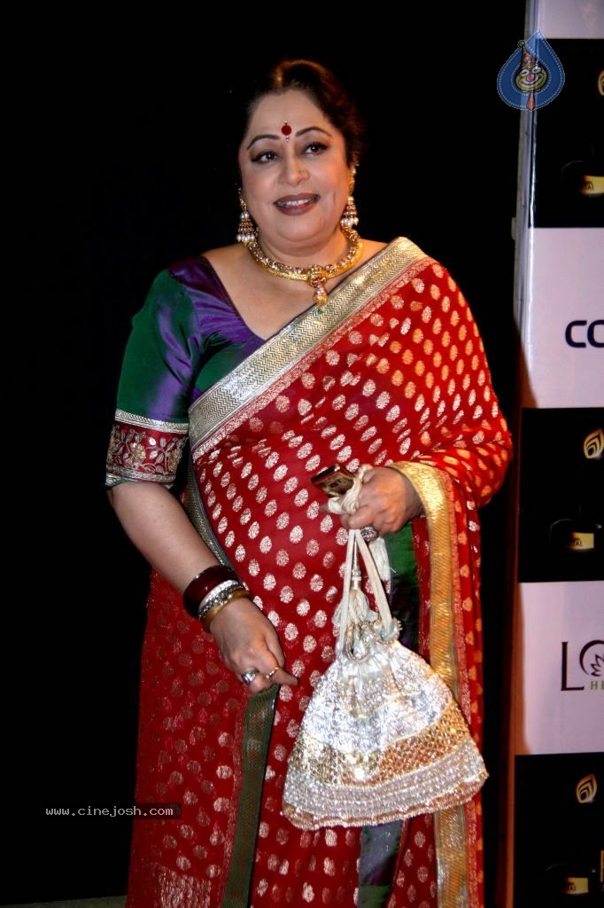 Hot Bolly Celebs at Colors Golden Petal Awards - 58 / 125 photos