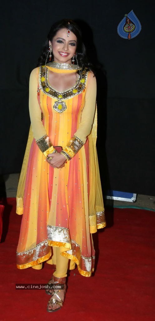 Hot Bolly Celebs at Colors Golden Petal Awards - 111 / 125 photos