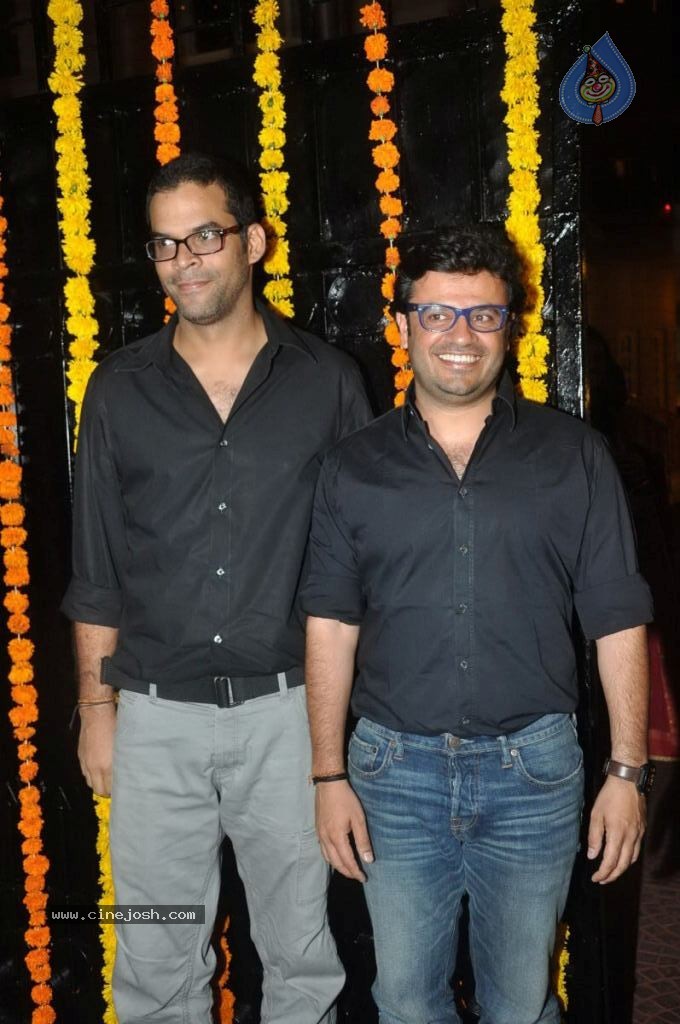 Hot Bolly Celebs at Ekta Kapoor Diwali Party - 24 / 86 photos