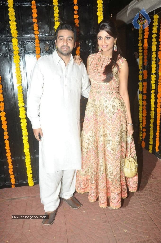 Hot Bolly Celebs at Ekta Kapoor Diwali Party - 38 / 86 photos