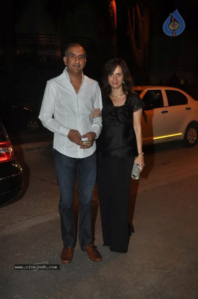 Hot Bolly Celebs at Ekta Kapoor Diwali Party - 39 / 86 photos