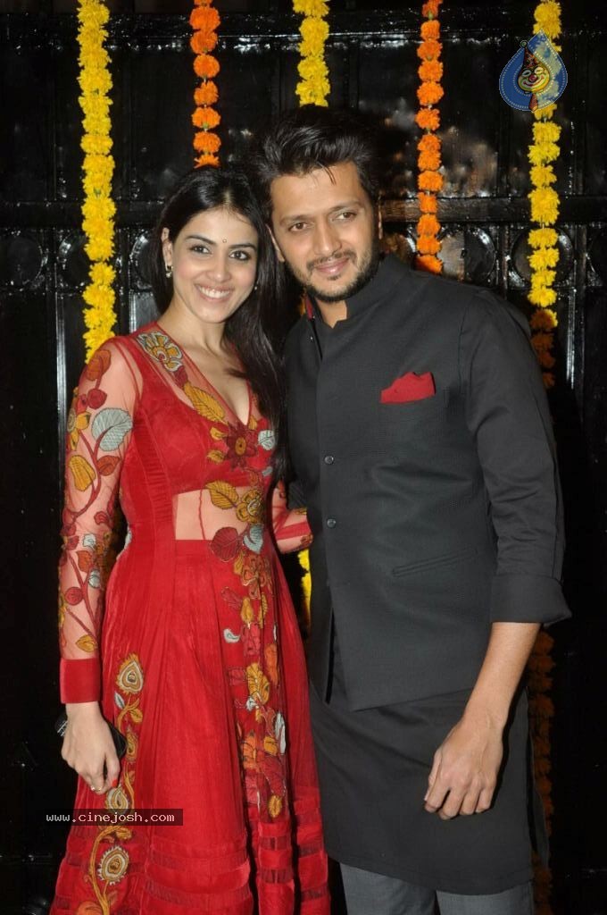 Hot Bolly Celebs at Ekta Kapoor Diwali Party - 59 / 86 photos