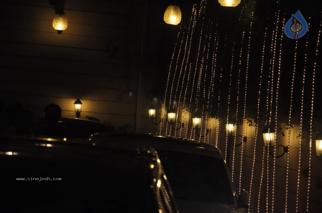 Hot Bolly Celebs at Ekta Kapoor Diwali Party - 60 / 86 photos