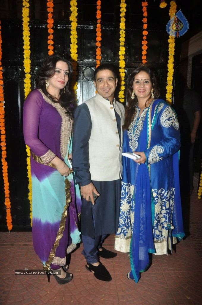 Hot Bolly Celebs at Ekta Kapoor Diwali Party - 82 / 86 photos