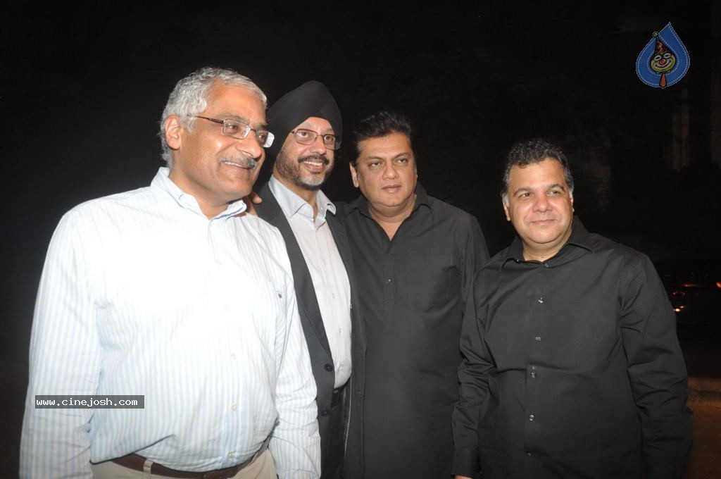 Hot Bolly Celebs at Ekta Kapoor Diwali Party - 84 / 86 photos