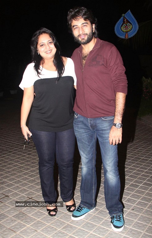 Hot Bolly Celebs at Farah Khan's House Warming Party - 28 / 95 photos