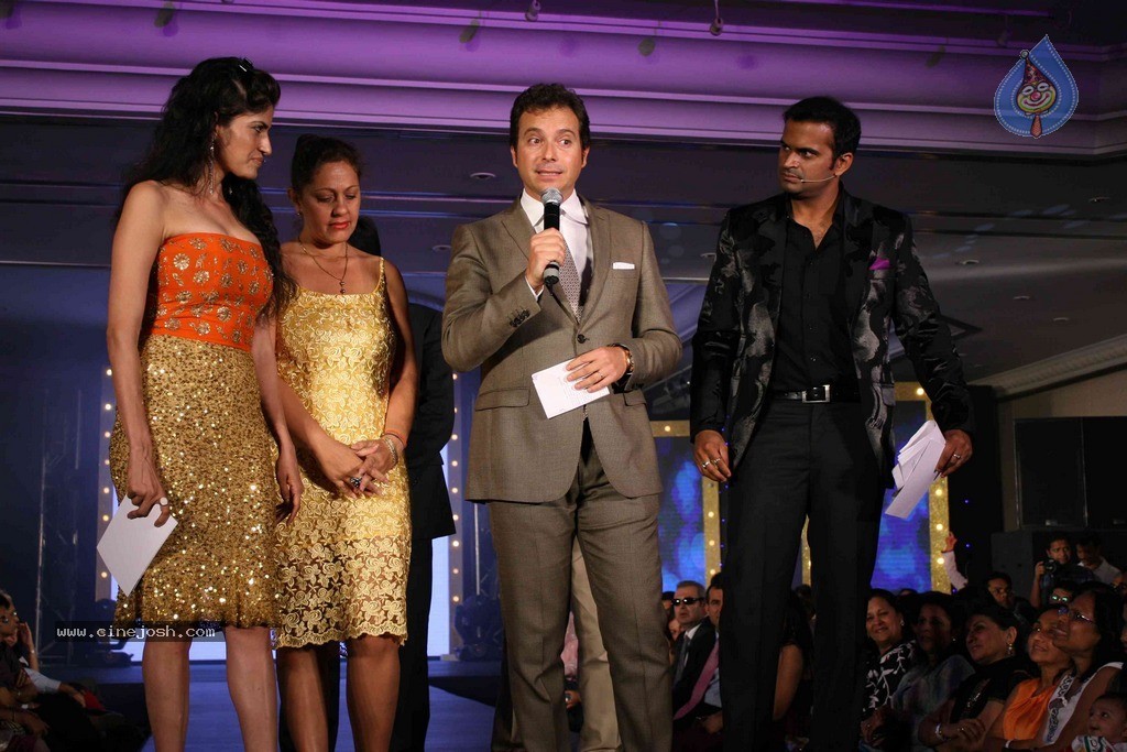 Hot Bolly Celebs at Gitanjali Ticket to Bollywood Event - 23 / 98 photos