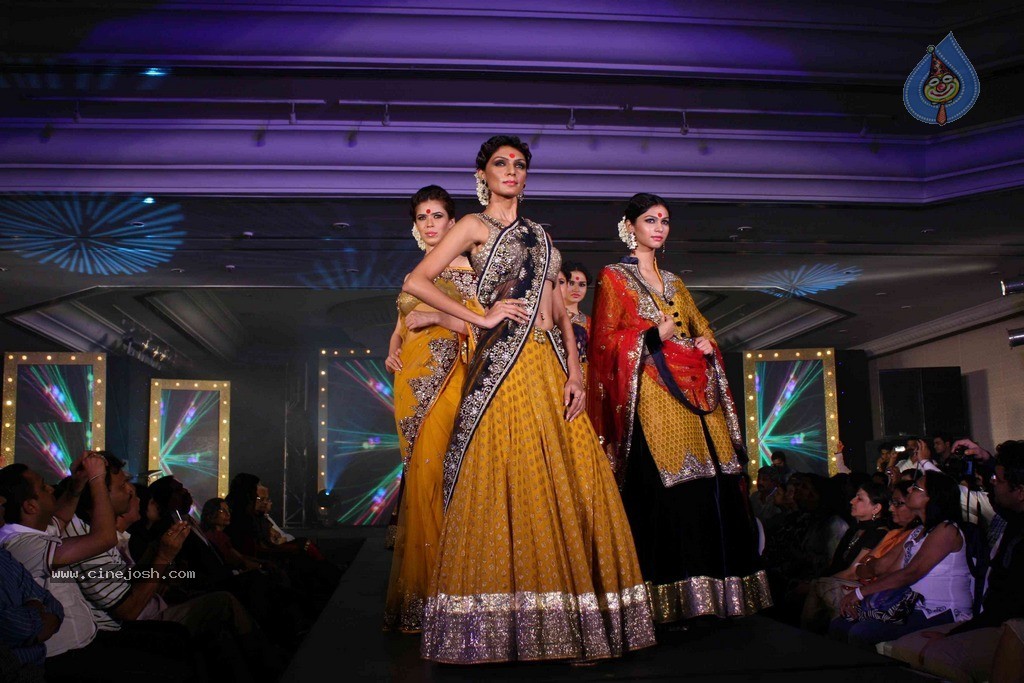 Hot Bolly Celebs at Gitanjali Ticket to Bollywood Event - 58 / 98 photos