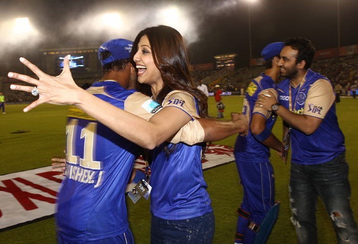 Hot Bolly Celebs at IPL - 27 / 48 photos