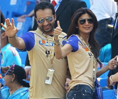 Hot Bolly Celebs at IPL - 41 / 48 photos