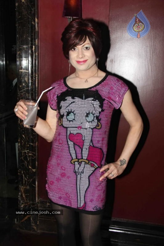 Hot Bolly Celebs at Kashmira Shah Calendar Launch - 23 / 69 photos