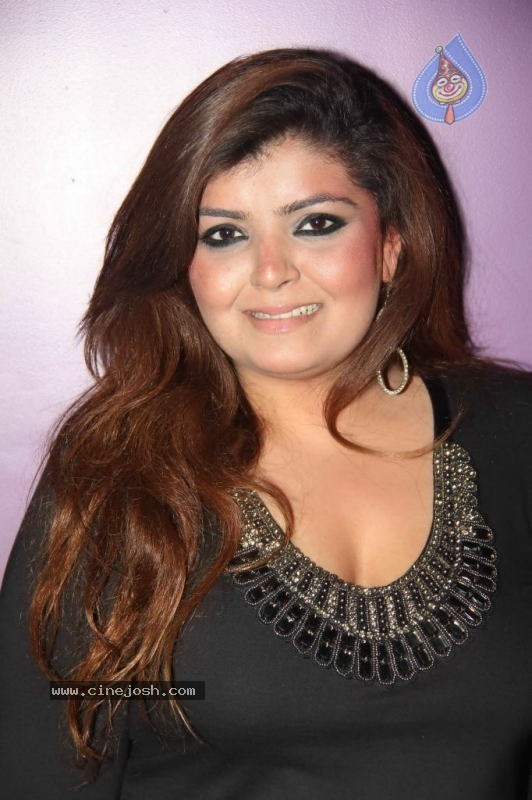 Hot Bolly Celebs at Kashmira Shah Calendar Launch - 31 / 69 photos