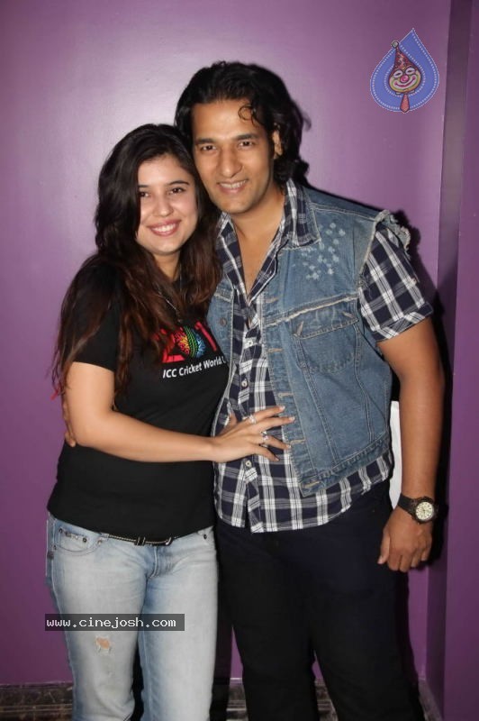 Hot Bolly Celebs at Kashmira Shah Calendar Launch - 41 / 69 photos