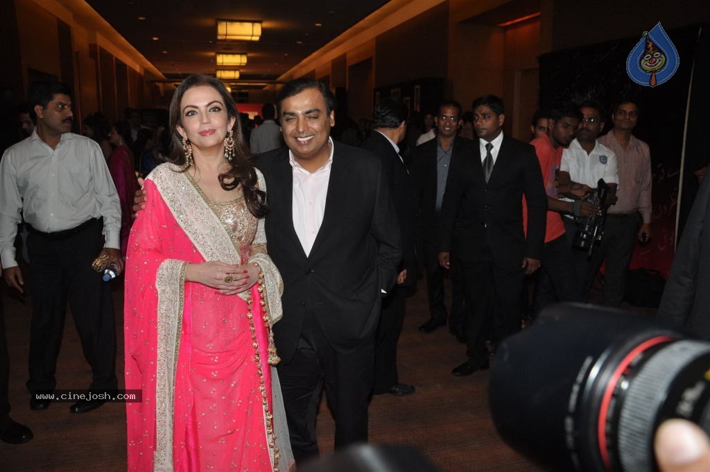 Hot Bolly Celebs at Mijwan Welfare Society Fashion Show - 2 / 131 photos