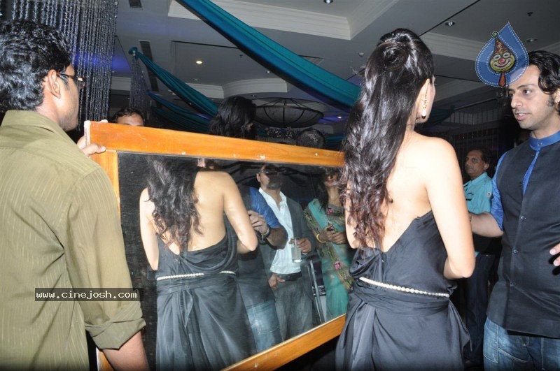 Hot Bolly Celebs at Shagun 10 Fashion Show - 30 / 56 photos